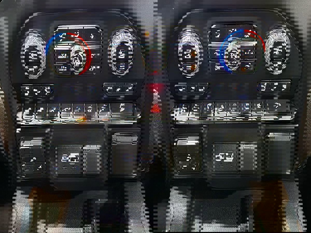 Used 2019 GMC Sierra 1500 Denali w/ Technology Package image 40