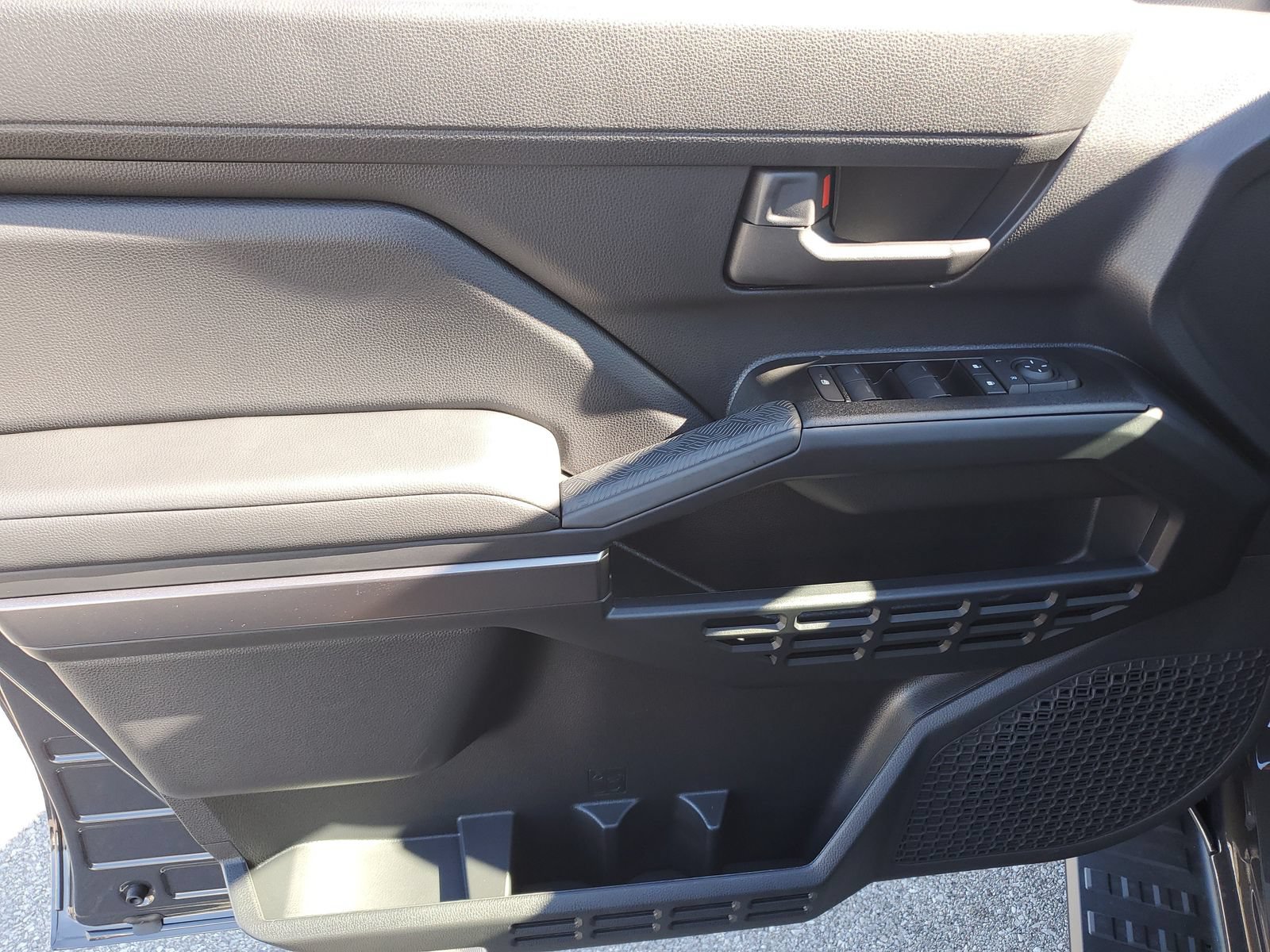 New 2026 Toyota 4Runner SR5 AWD/4WD image 30