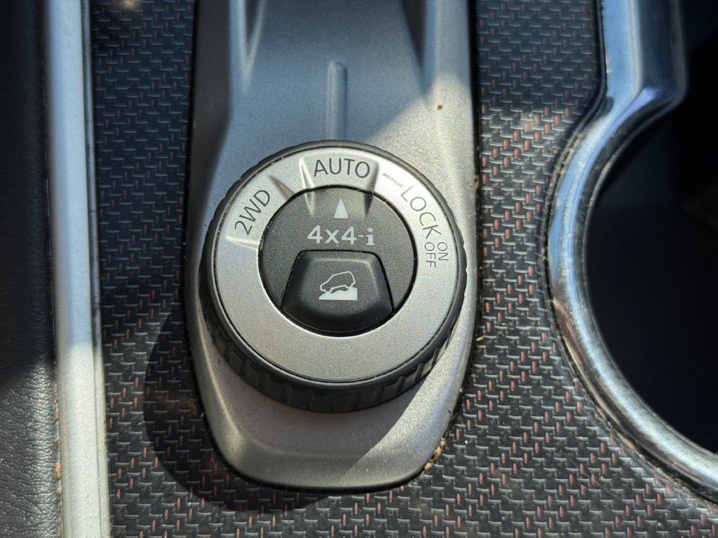 Used 2019 Nissan Pathfinder SL AWD/4WD image 50