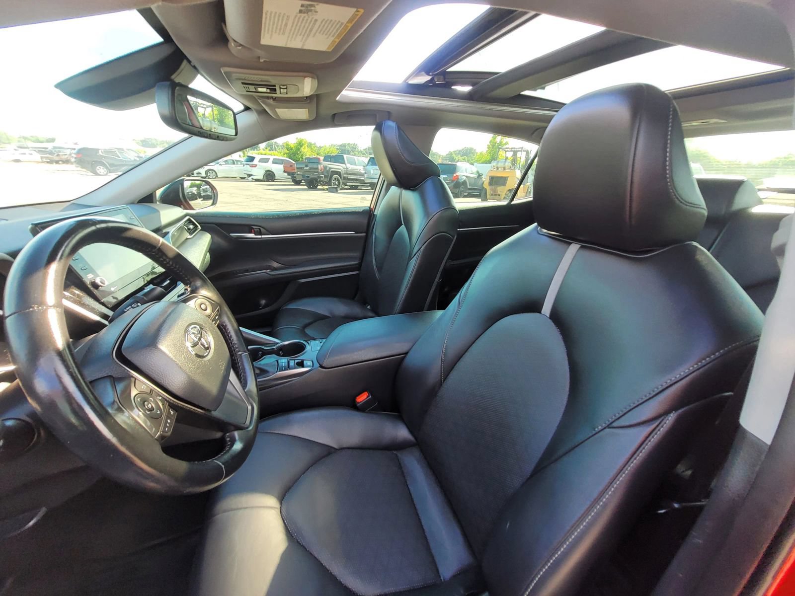 Used 2022 Toyota Camry XSE FWD image 8