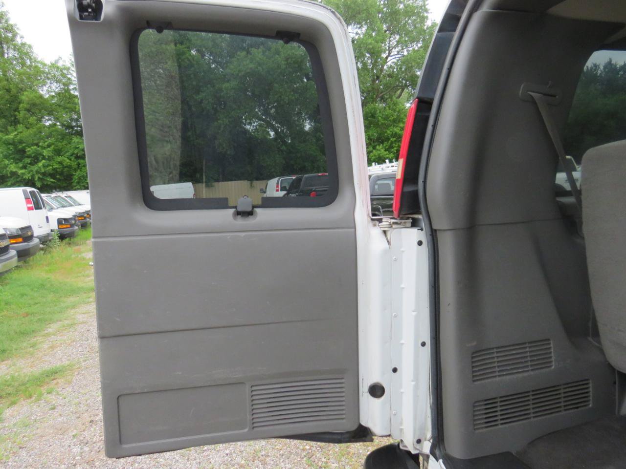 Used 2014 Chevrolet Express 2500 LT w/ LT Preferred Equipment Group RWD image 25