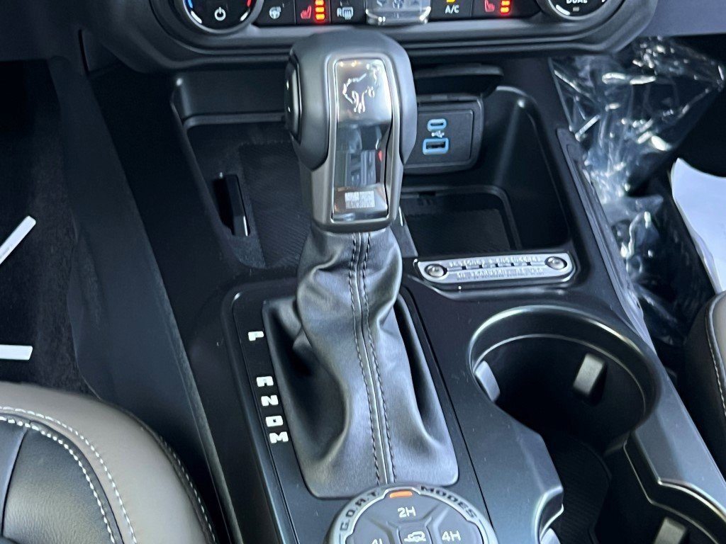 New 2025 Ford Bronco Outer Banks image 16