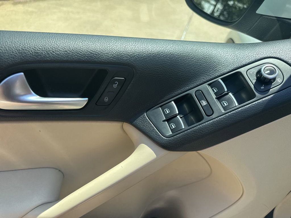 Used 2015 Volkswagen Tiguan SEL image 14