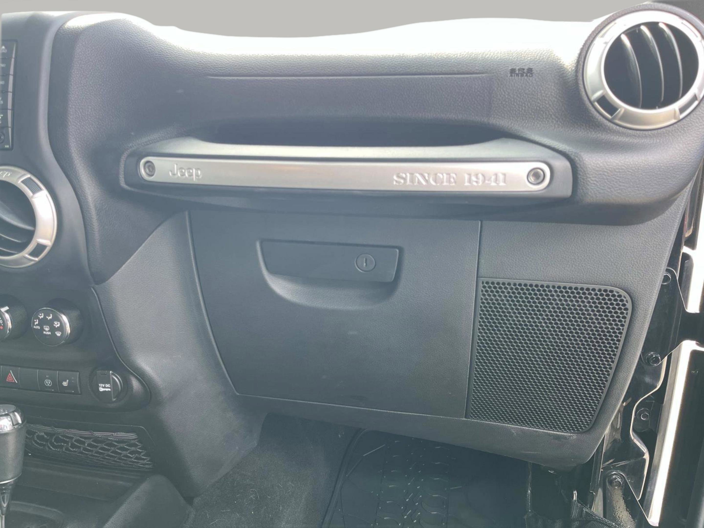 Used 2018 Jeep Wrangler Unlimited Sahara w/ Dual Top Group image 26