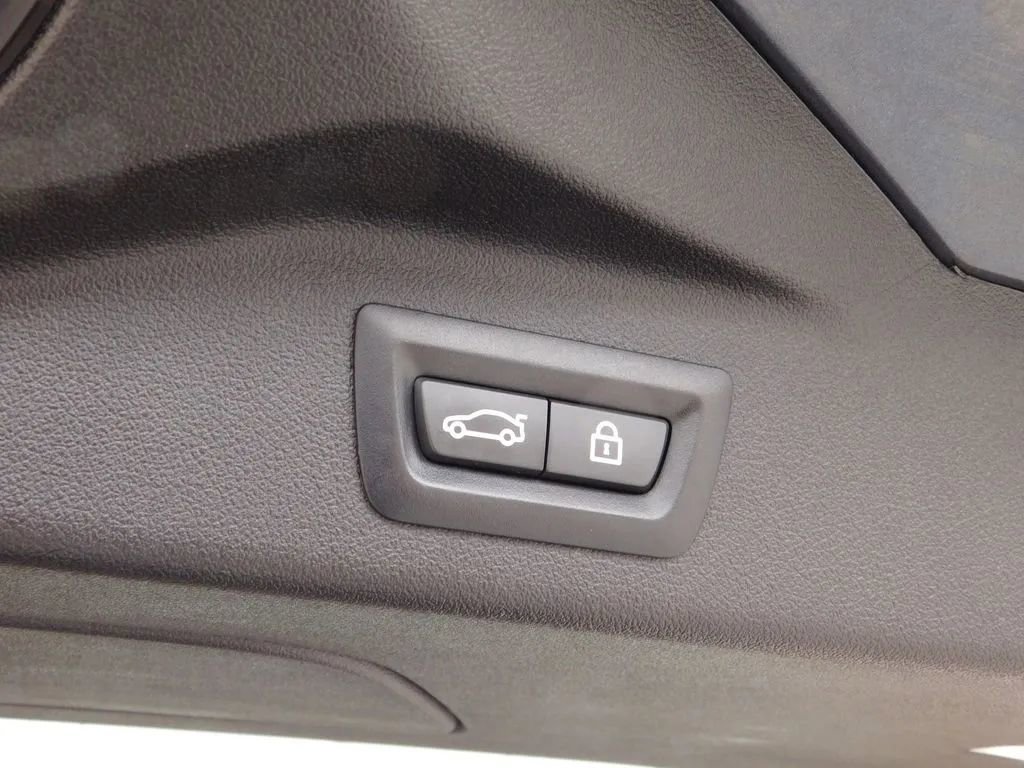 Used 2019 BMW X7 xDrive50i w/ Premium Package image 9