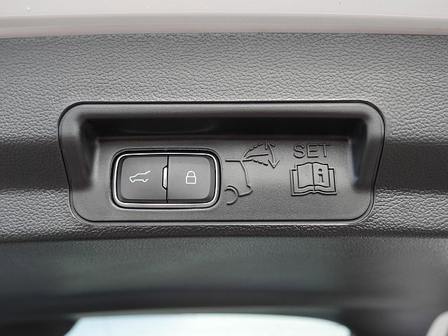 Used 2023 Ford Explorer AWD image 46