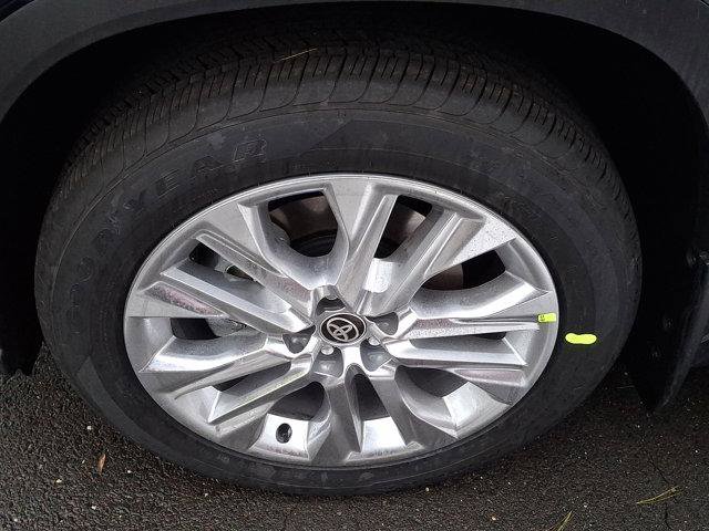 Certified 2026 Toyota Highlander Limited image 6