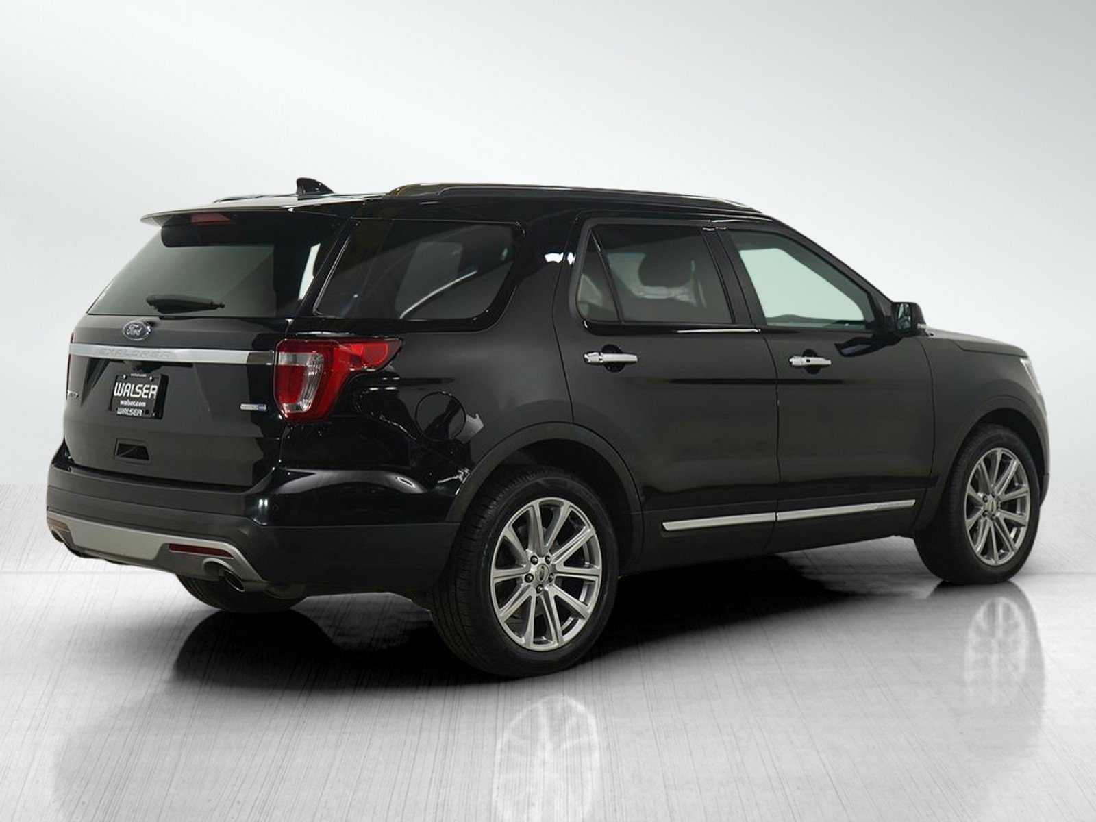 Used 2016 Ford Explorer Limited image 5