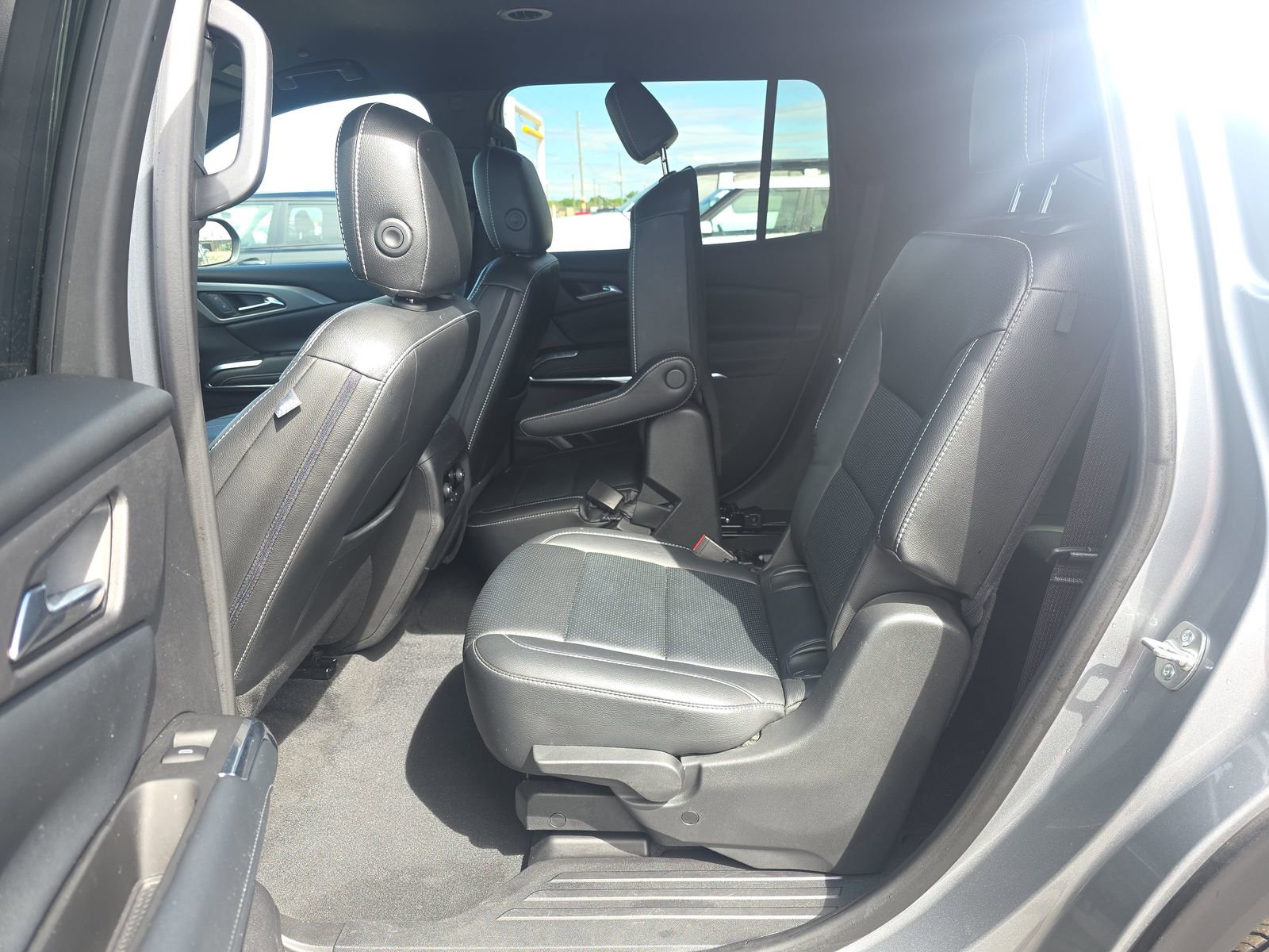 Certified 2025 Chevrolet Traverse LT image 19