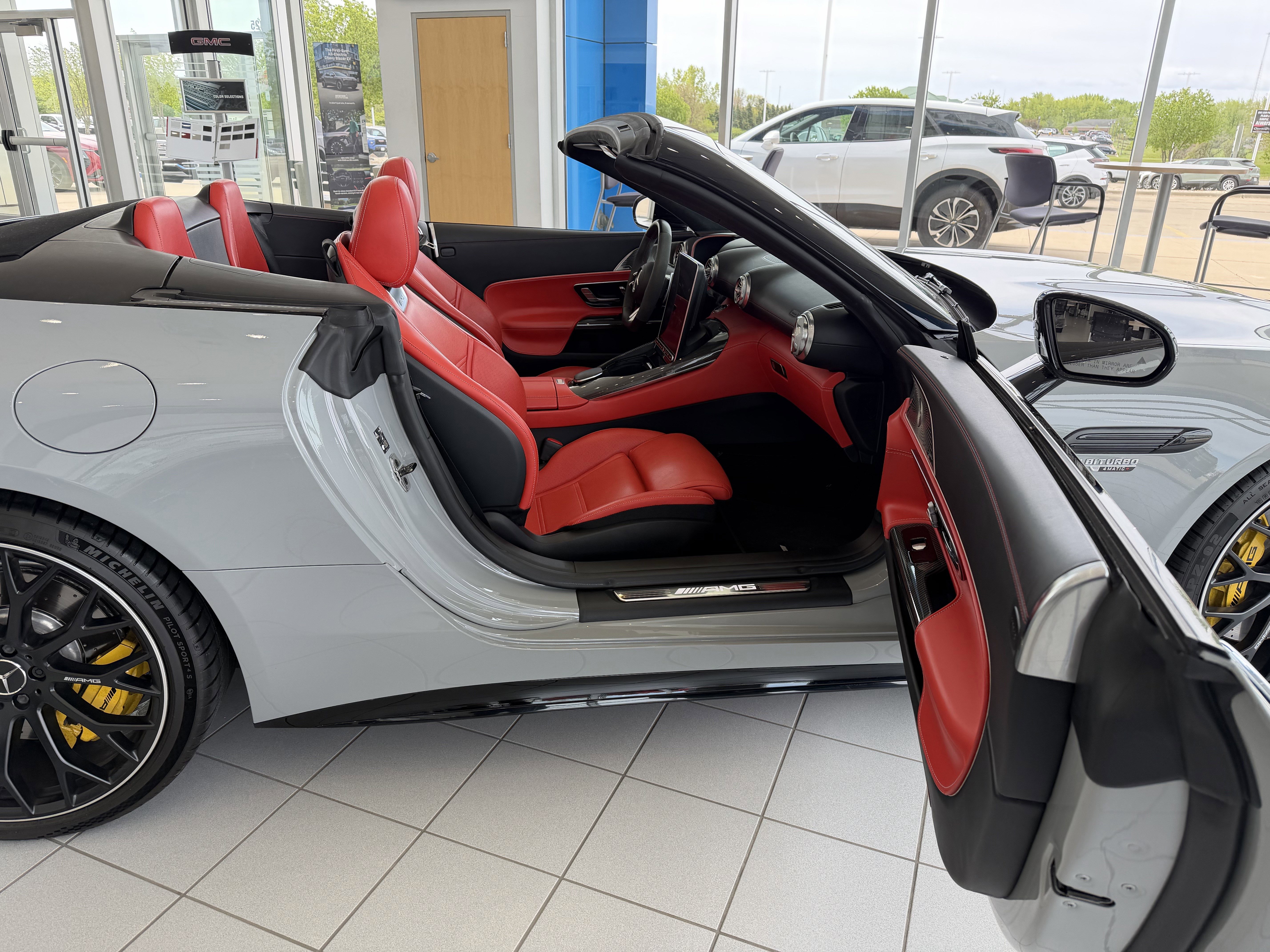 Used 2023 Mercedes-Benz SL 55 AMG 4MATIC image 4