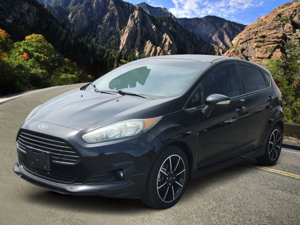 Used 2016 Ford Fiesta SE w/ SE Black Package FWD image 5