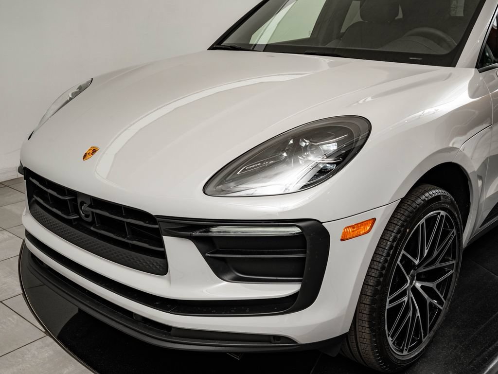 New 2026 Porsche Macan AWD/4WD image 14