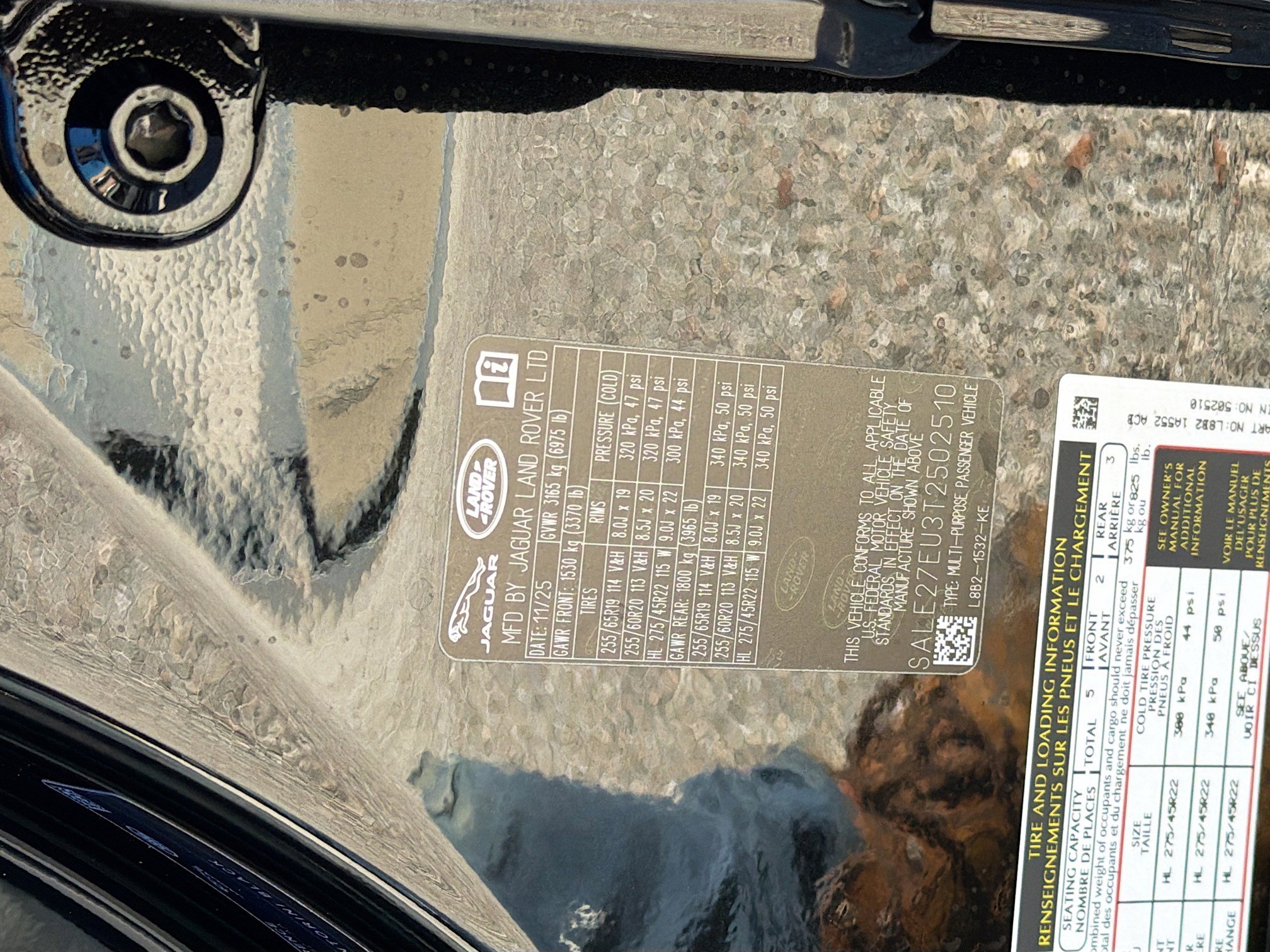 New 2026 Land Rover Defender 110 X-Dynamic SE image 41