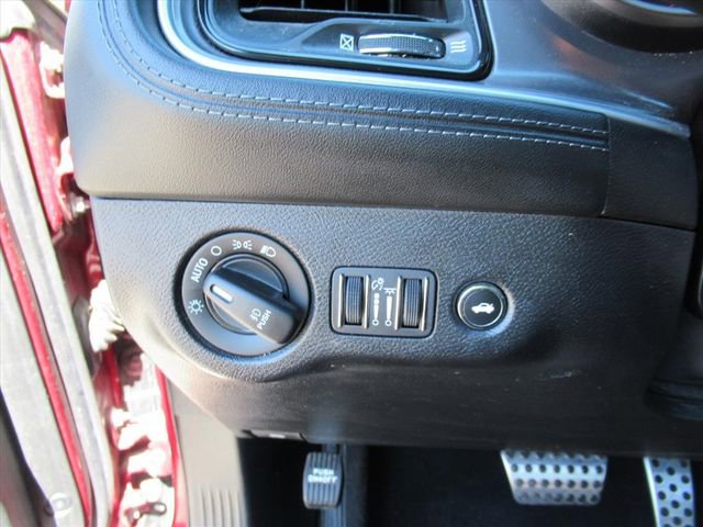 Used 2020 Dodge Challenger SXT w/ Plus Package image 17