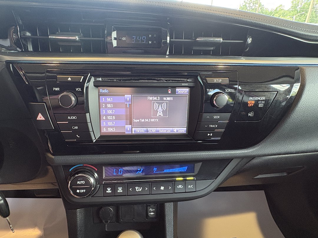 Used 2015 Toyota Corolla S FWD image 16