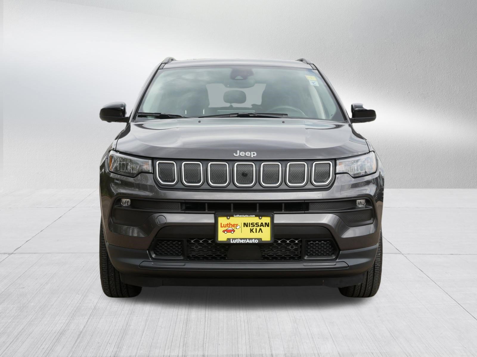 Used 2022 Jeep Compass Latitude AWD/4WD image 2