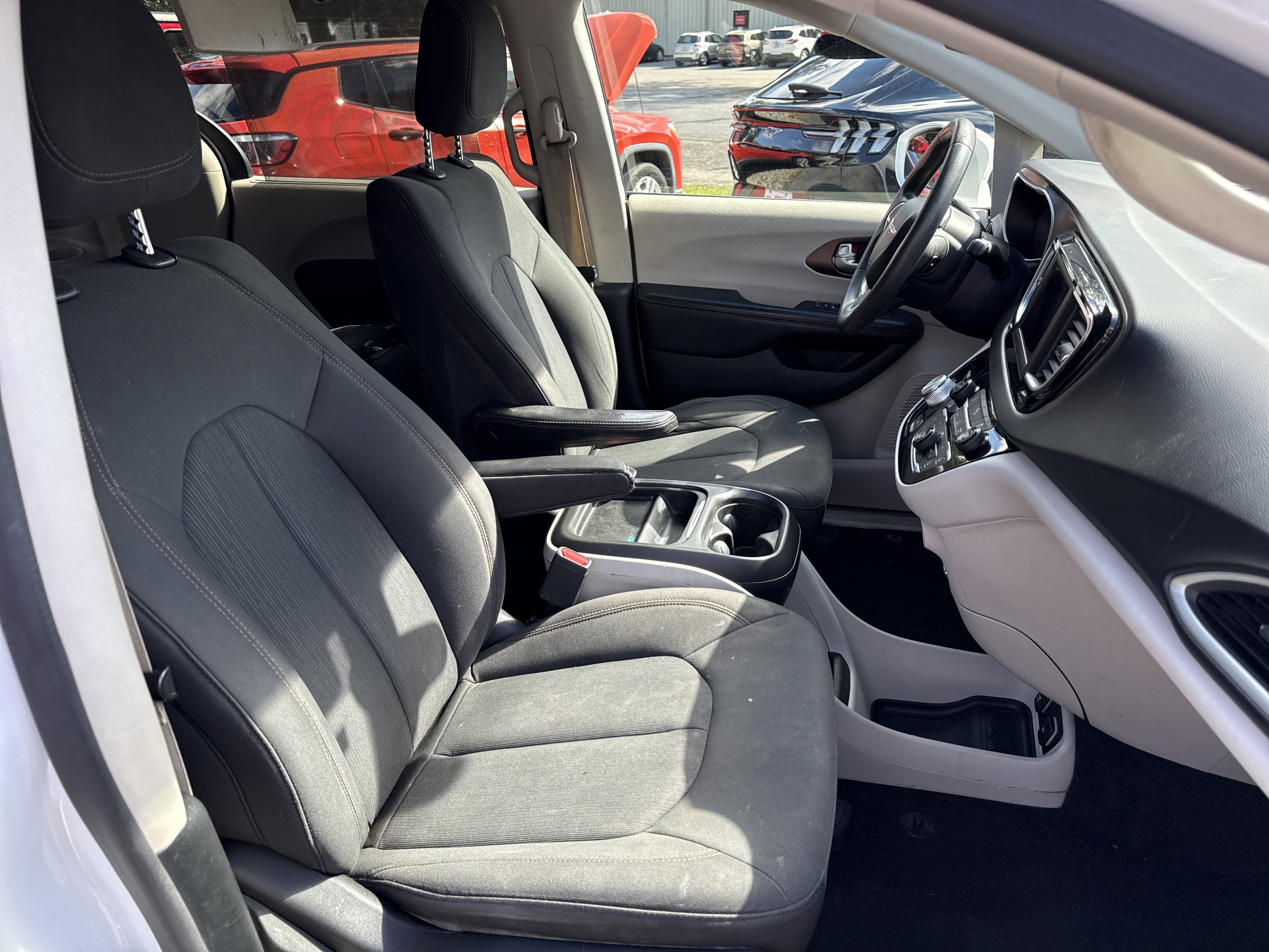 Used 2018 Chrysler Pacifica Touring Plus w/ Tire & Wheel Group image 20