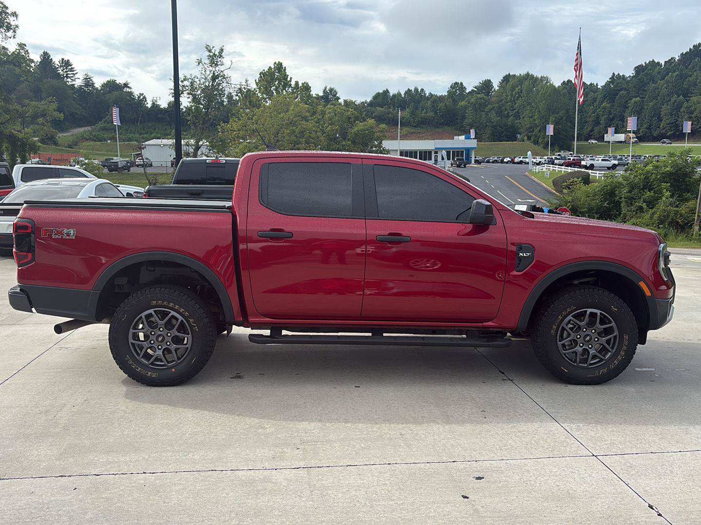 Used 2025 Ford Ranger XLT w/ Equipment Group 301A High AWD/4WD image 3