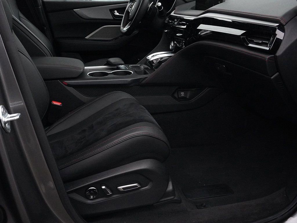 Used 2023 Acura MDX A-Spec image 31
