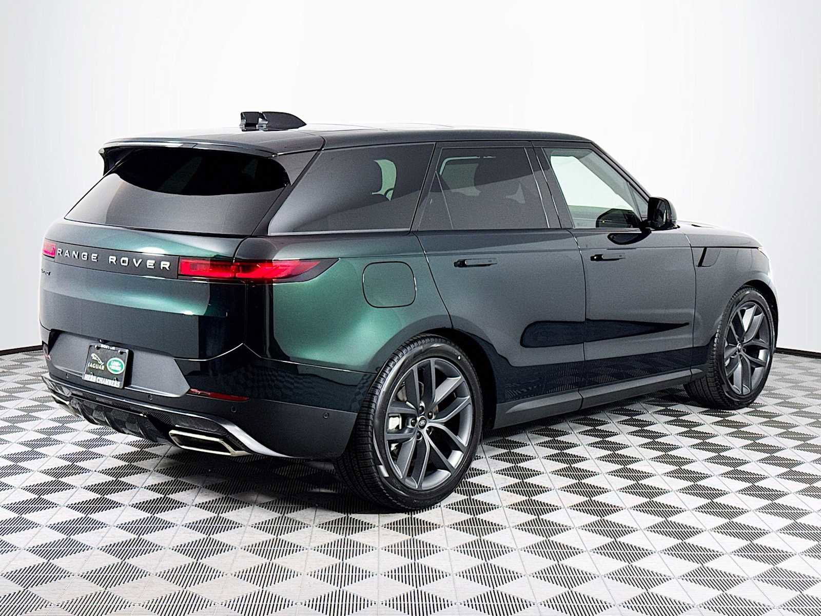 New 2025 Land Rover Range Rover Sport SE image 5