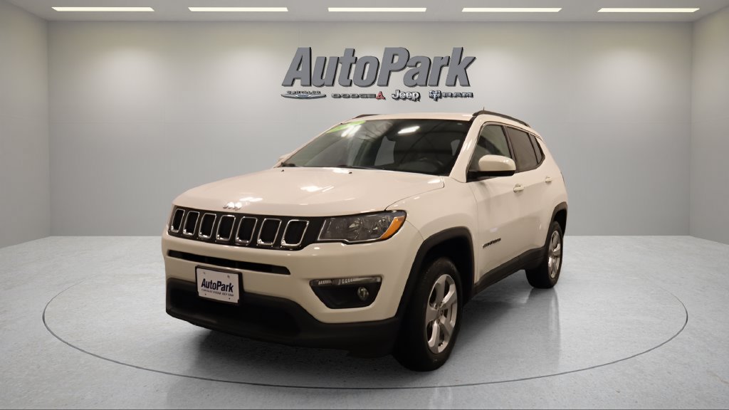 Certified 2020 Jeep Compass Latitude w/ Cold Weather Group AWD/4WD image 3