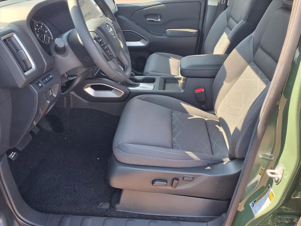 New 2025 Nissan Frontier SV w/ SV Convenience Package image 12