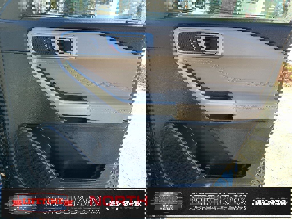 Used 2023 Ford Explorer XLT w/ Equipment Group 202A image 31