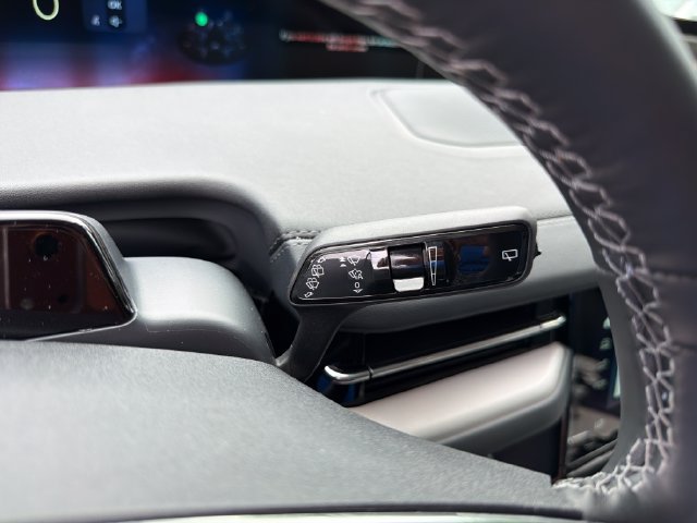 New 2026 Lincoln Navigator Reserve AWD/4WD image 26