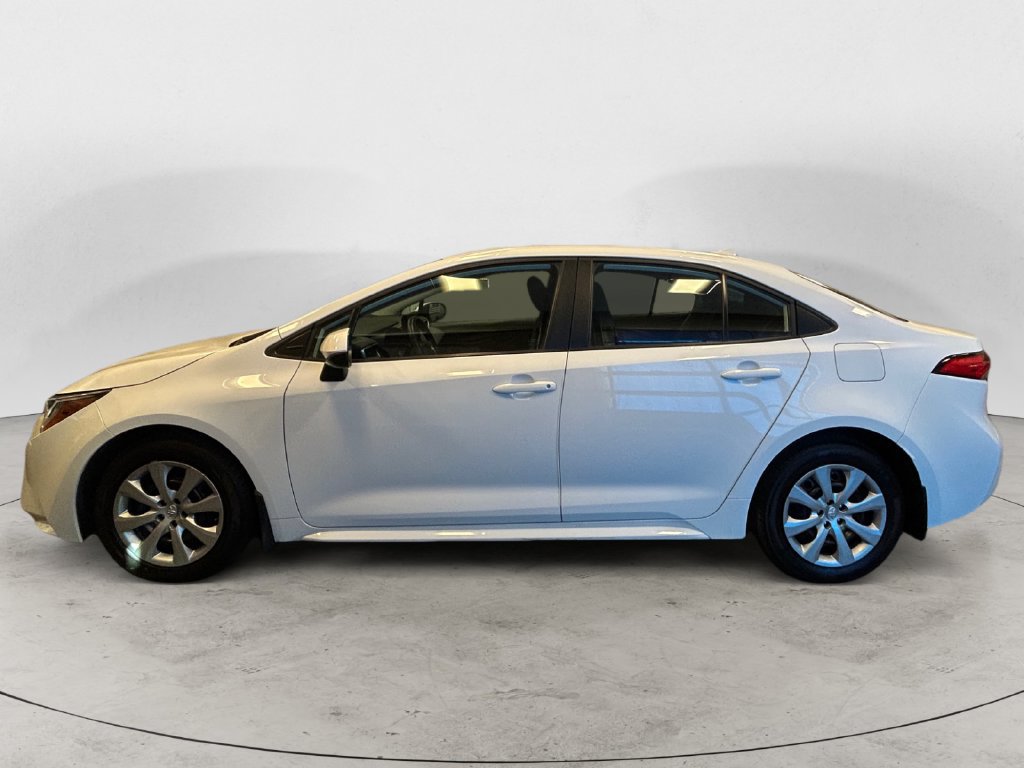 Used 2024 Toyota Corolla LE FWD image 2