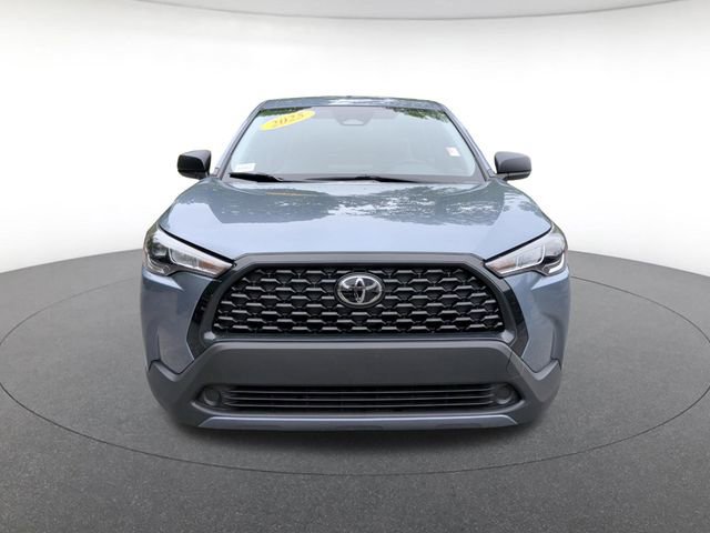 Used 2025 Toyota Corolla Cross L FWD image 9
