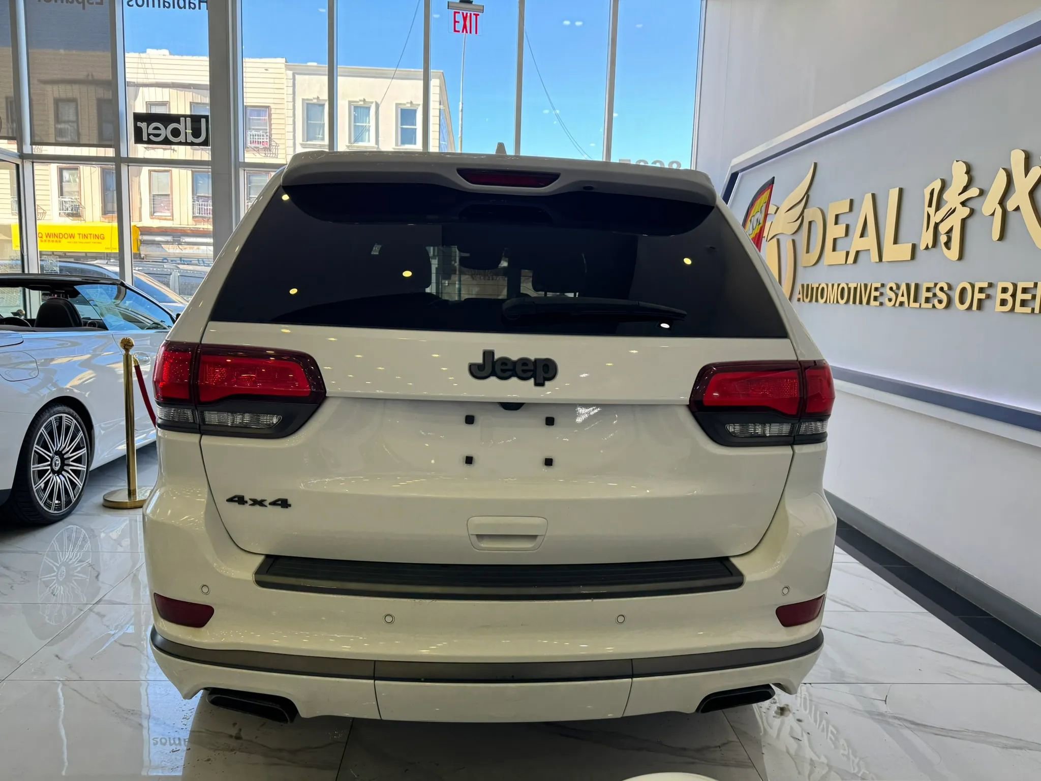 Used 2019 Jeep Grand Cherokee High Altitude AWD/4WD image 6
