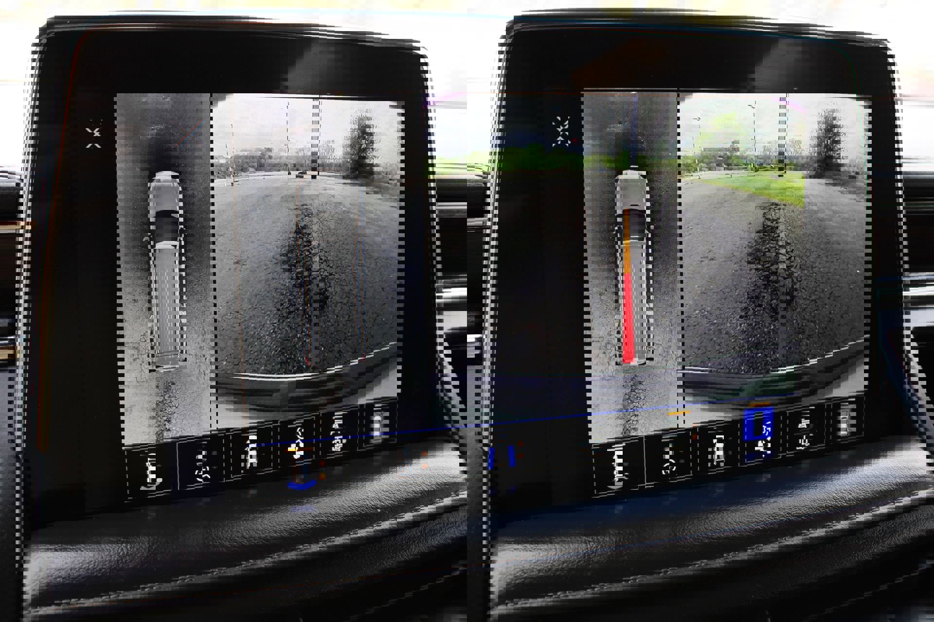 Used 2023 Chevrolet Suburban High Country AWD/4WD image 42