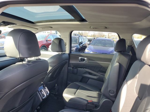 Certified 2023 Kia Sorento SX AWD/4WD image 9