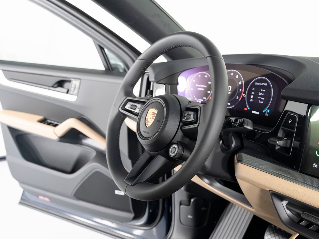 New 2026 Porsche Cayenne Coupe AWD/4WD image 36