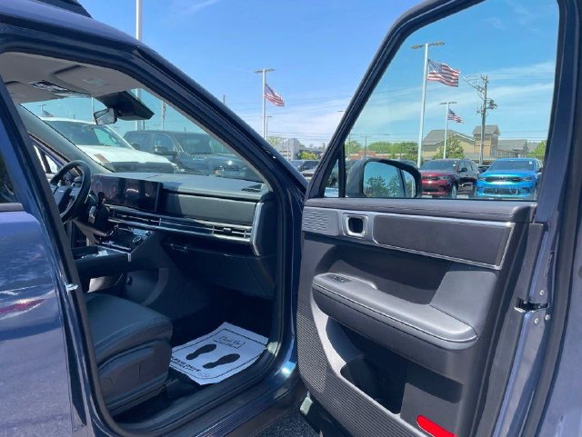 Used 2025 Hyundai Santa Fe SEL FWD image 38