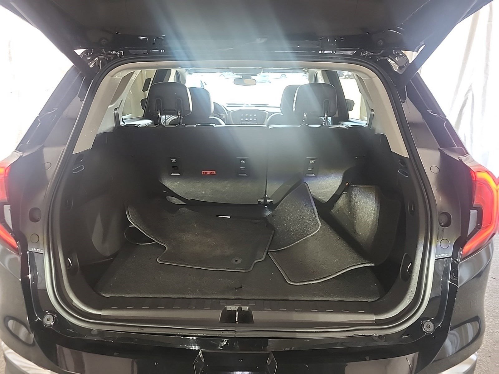 Used 2018 GMC Terrain SLT w/ Preferred Package image 14