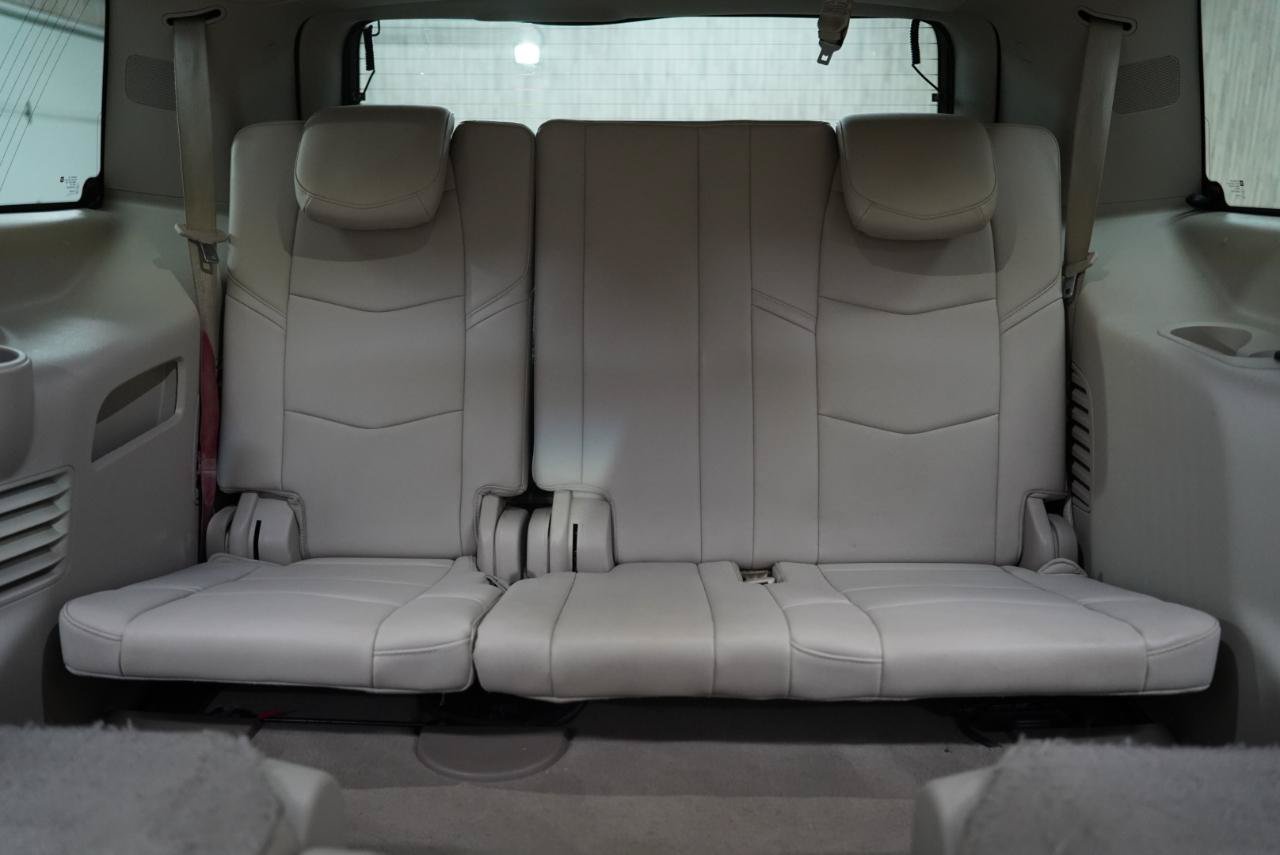 Used 2019 Cadillac Escalade Premium Luxury w/ LPO, Radiant Package AWD/4WD image 37