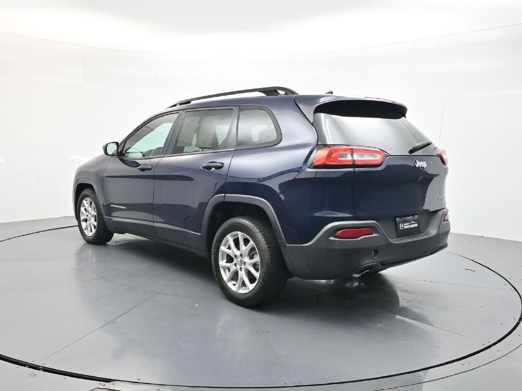 Used 2016 Jeep Cherokee Sport FWD image 5
