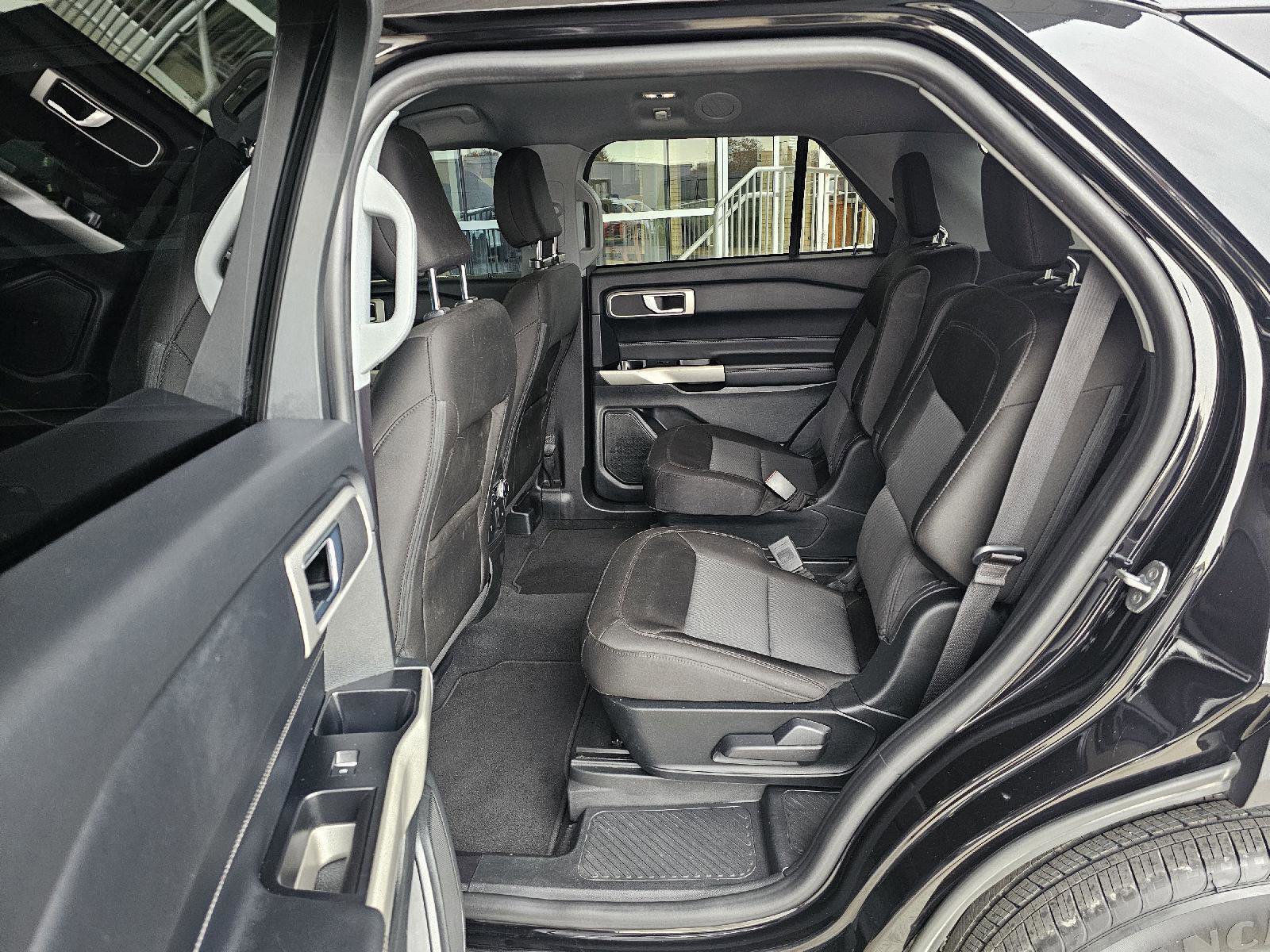 Used 2022 Ford Explorer XLT image 17