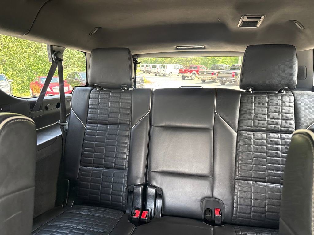 Certified 2023 Cadillac Escalade ESV V AWD/4WD image 15