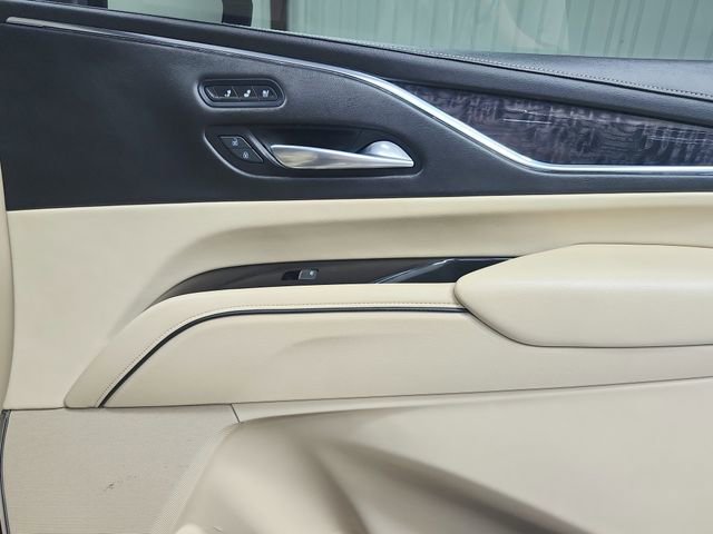 Used 2021 Cadillac Escalade Premium Luxury AWD/4WD image 51