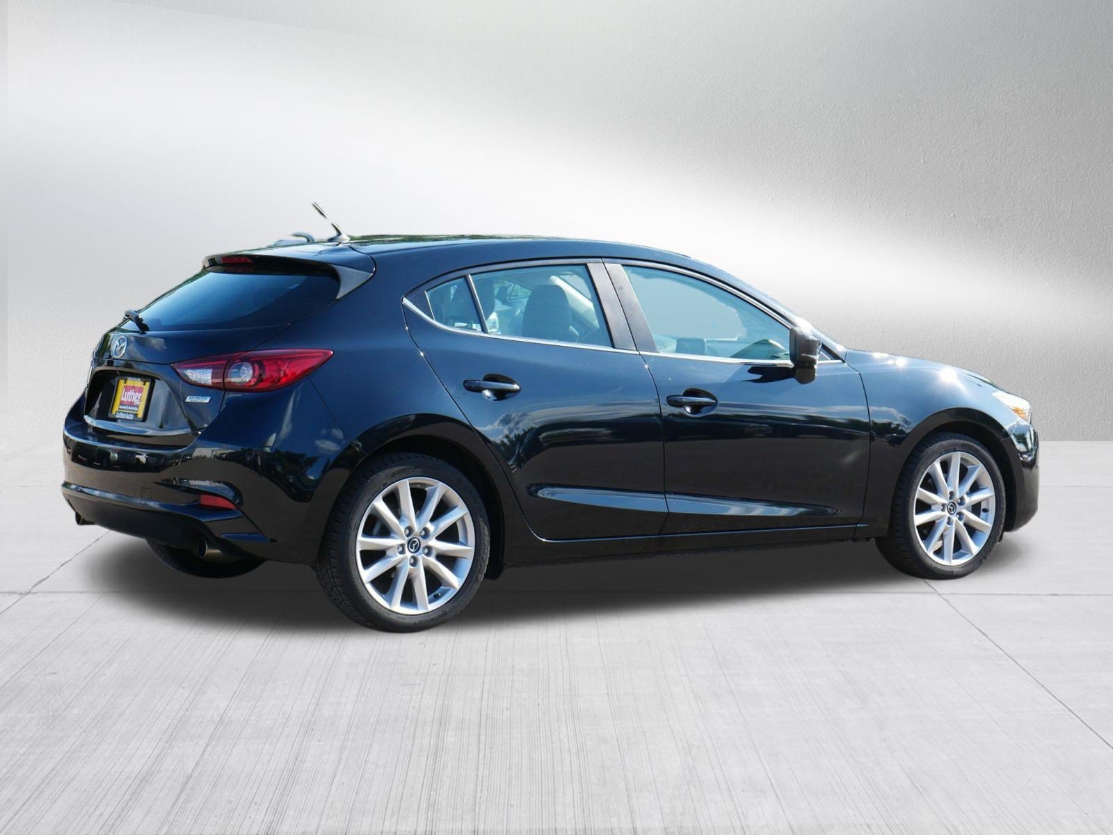 Used 2017 MAZDA MAZDA3 Touring FWD image 7
