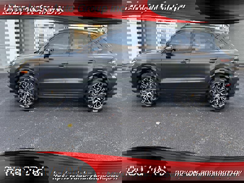 Used 2021 Porsche Cayenne S w/ Premium Package image 3