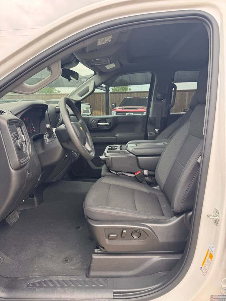 Used 2025 Chevrolet Silverado 1500 Custom RWD image 6