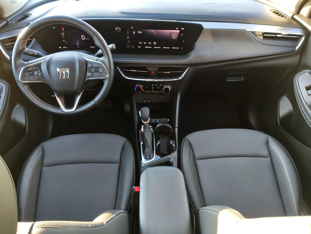 Used 2025 Buick Encore GX Preferred AWD/4WD image 6