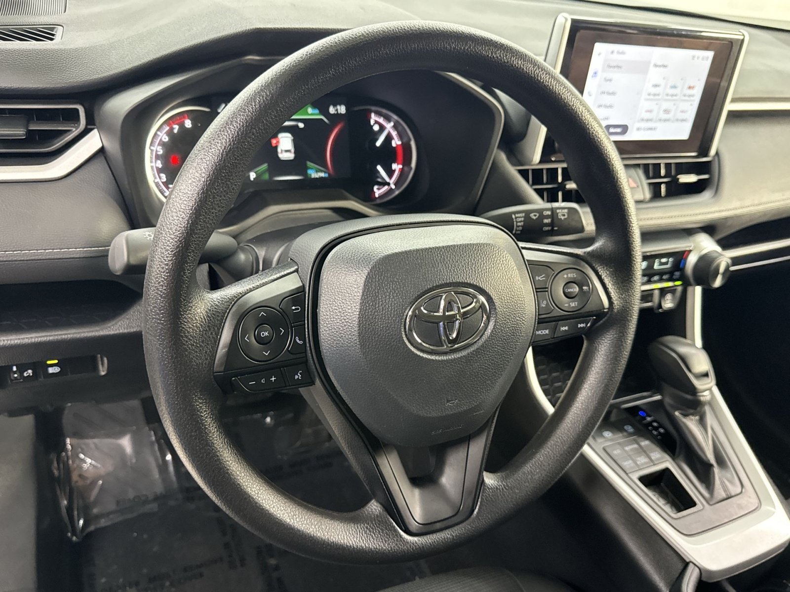 Used 2025 Toyota RAV4 LE AWD/4WD image 28