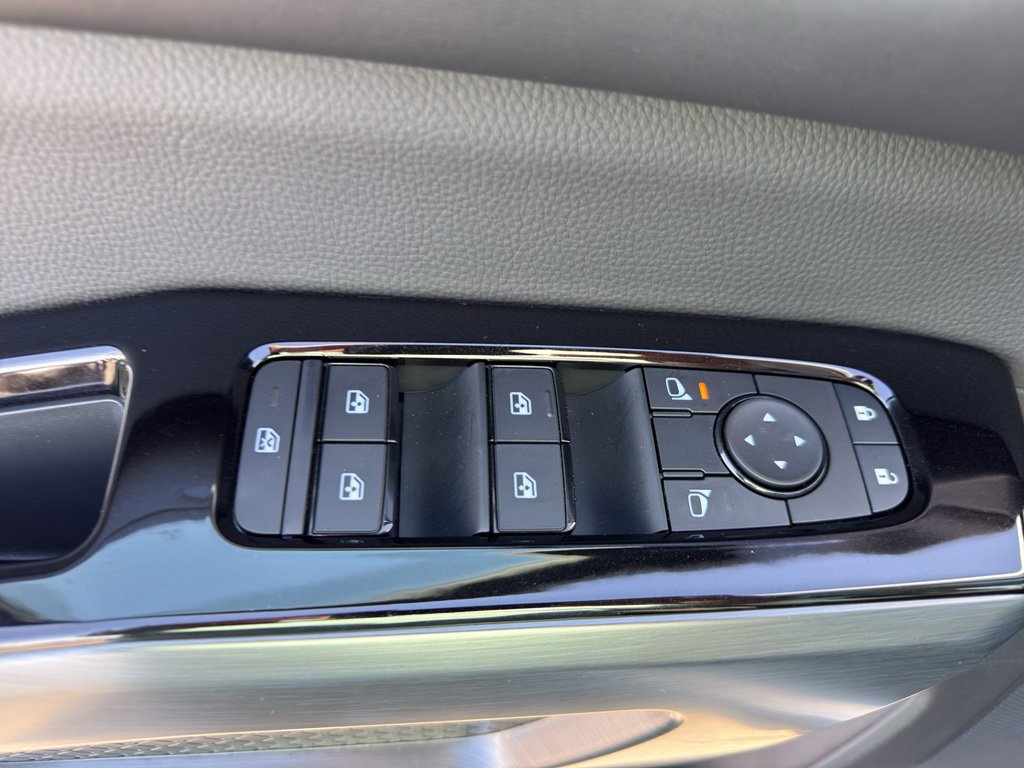 New 2026 Nissan Pathfinder SL image 12