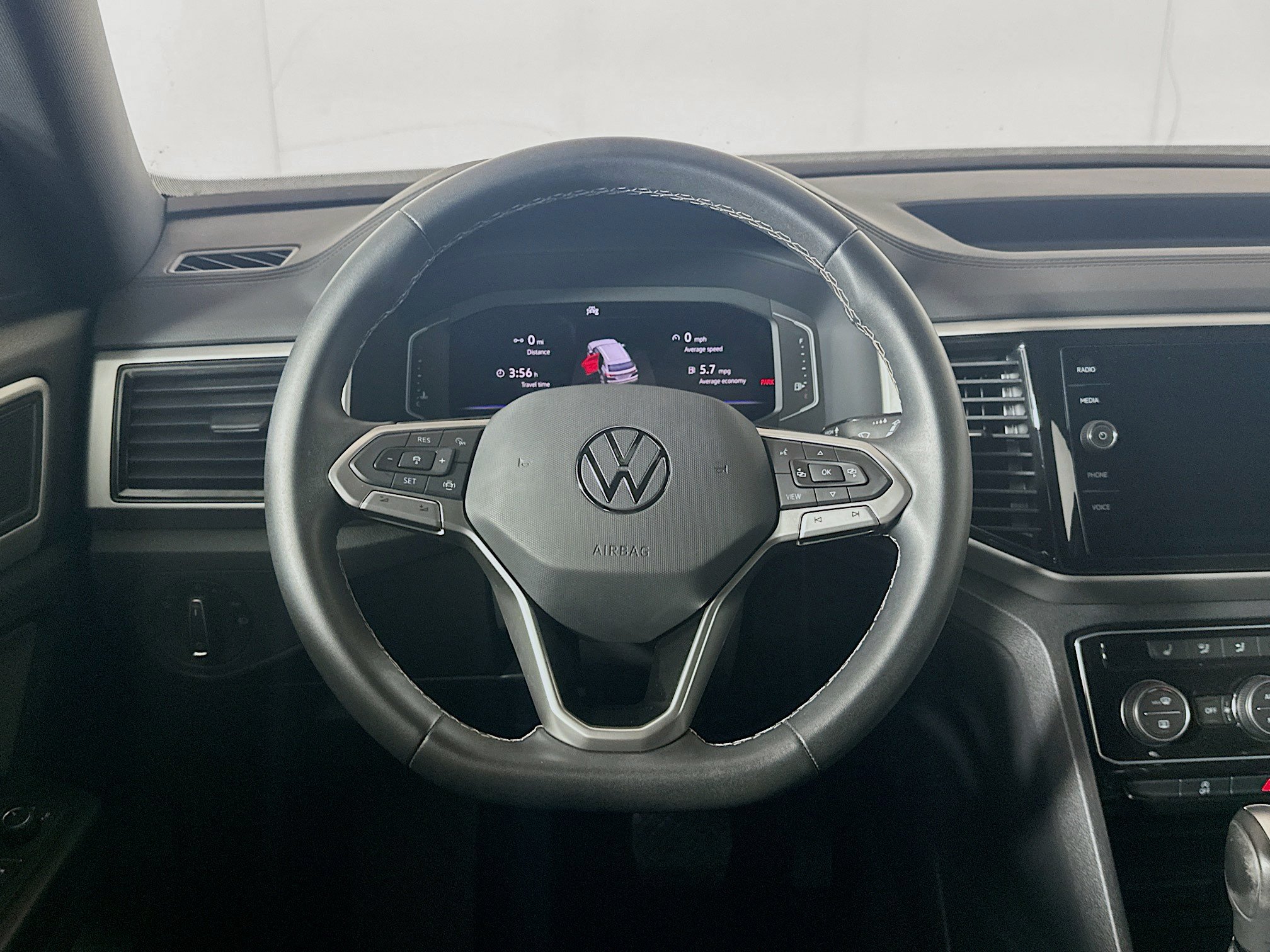Used 2022 Volkswagen Atlas Cross Sport SE w/ Black Wheel Package FWD image 18
