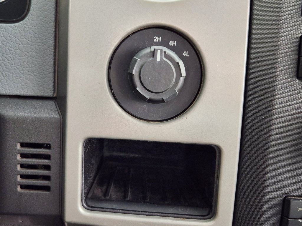 Used 2012 Ford F150 XLT AWD/4WD image 25