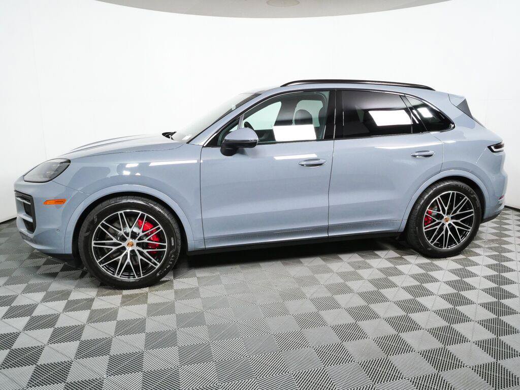 Certified 2026 Porsche Cayenne S AWD/4WD image 2